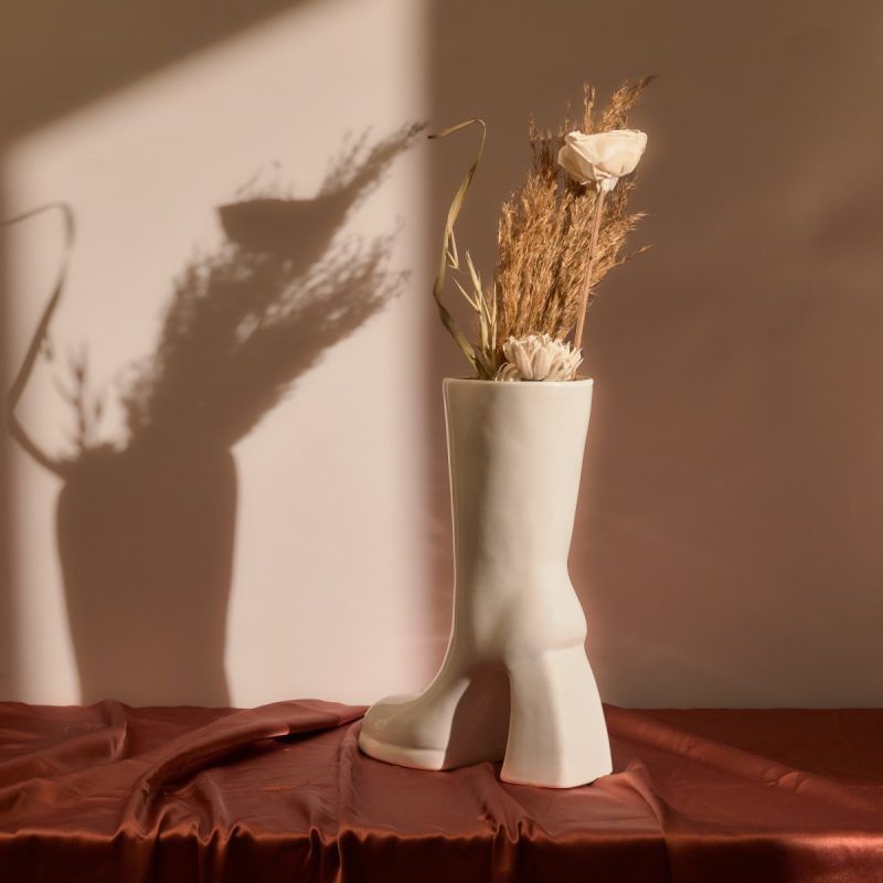 boot vase gloss white