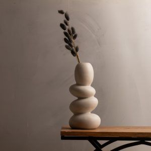 pebble vase whitestone